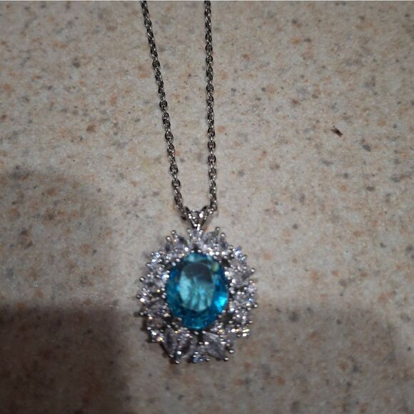 Blue Diamond Topaz Pendant with Necklace - Picture 8 of 9